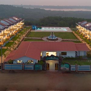 Baywatch Resort Bhogave Beach